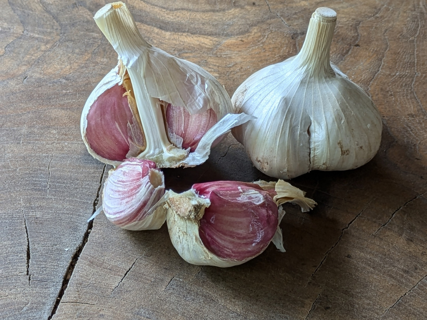 令和6年産】貴重な北海道在来種ニンニク中小1kg：北海道産の野菜｜食べ 