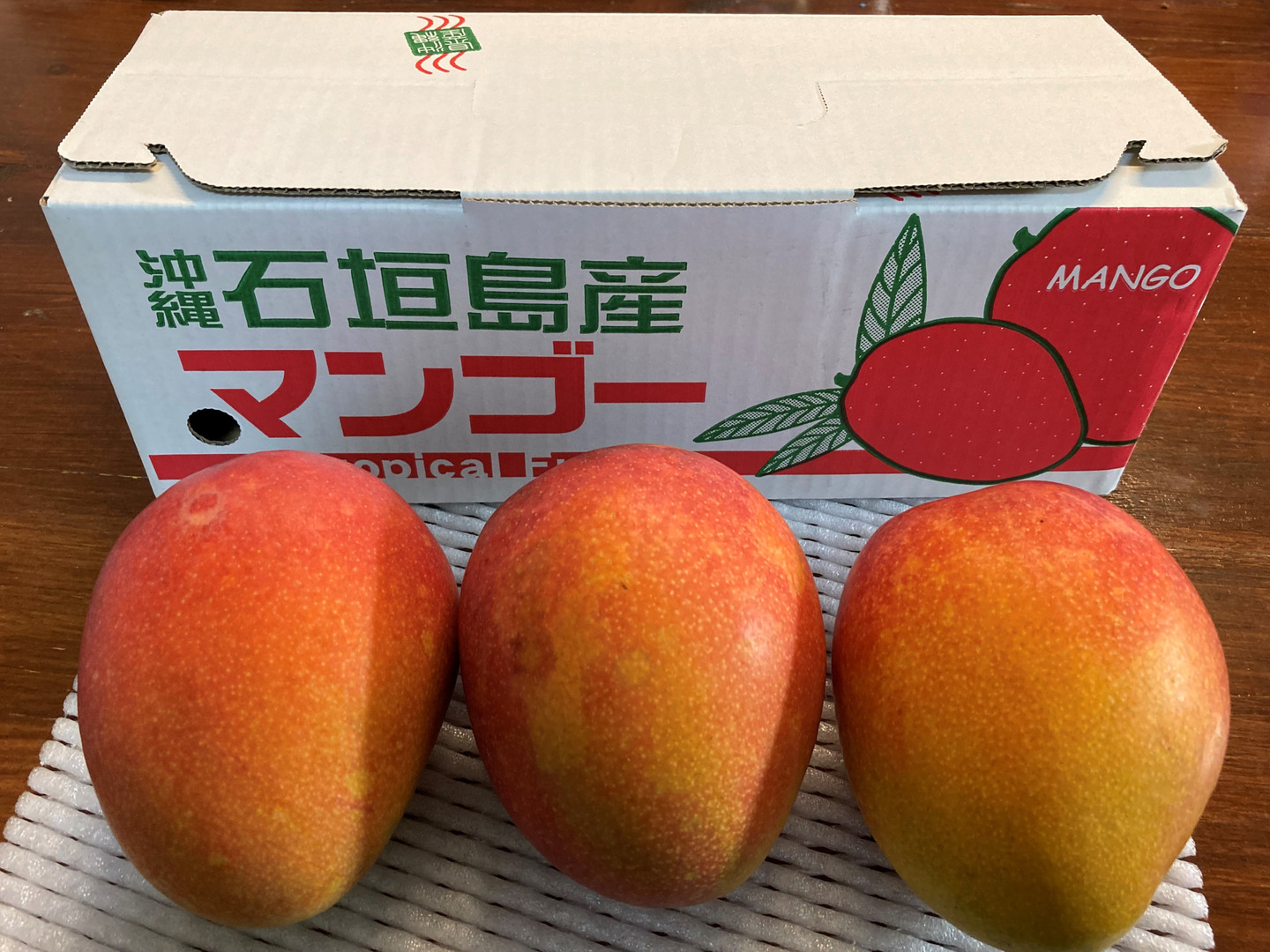 ★石垣島の「格安・訳ありマンゴー」２kg箱（6～9個入り・小玉入り）冷蔵便で全国送料無料！ 2025年7月中旬から順次発送訳あり・石垣島マンゴー2kg