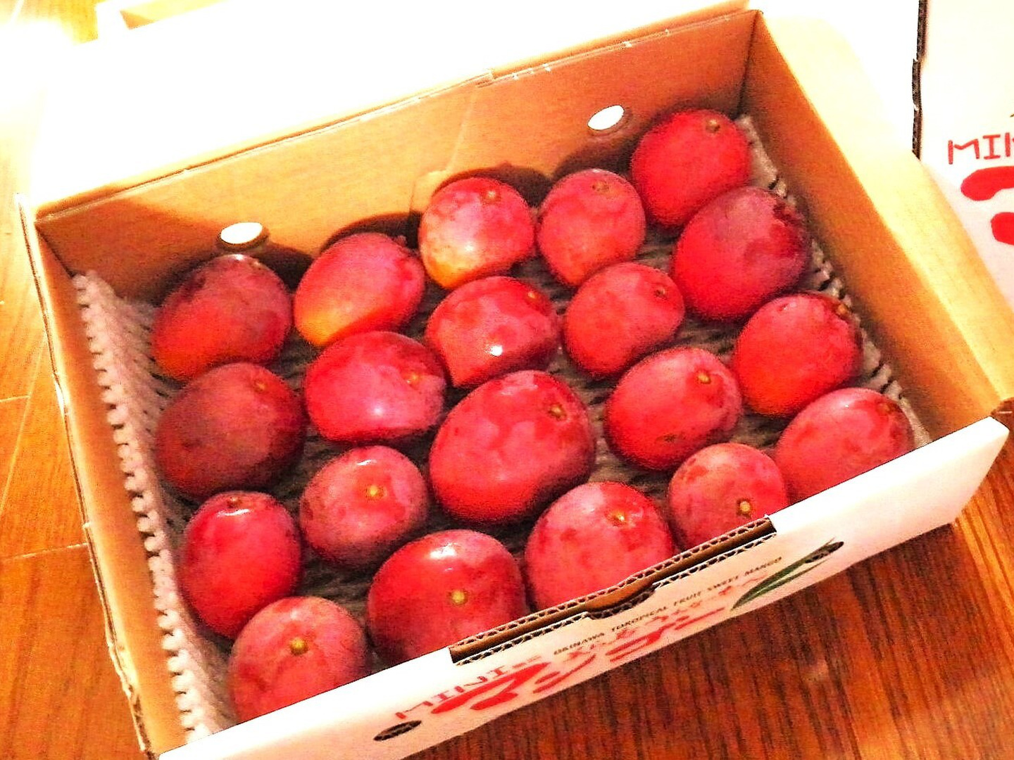 ☆特選！☆石垣島ミニマンゴー1kg☆【化粧箱入り】【熨斗紙】【夏