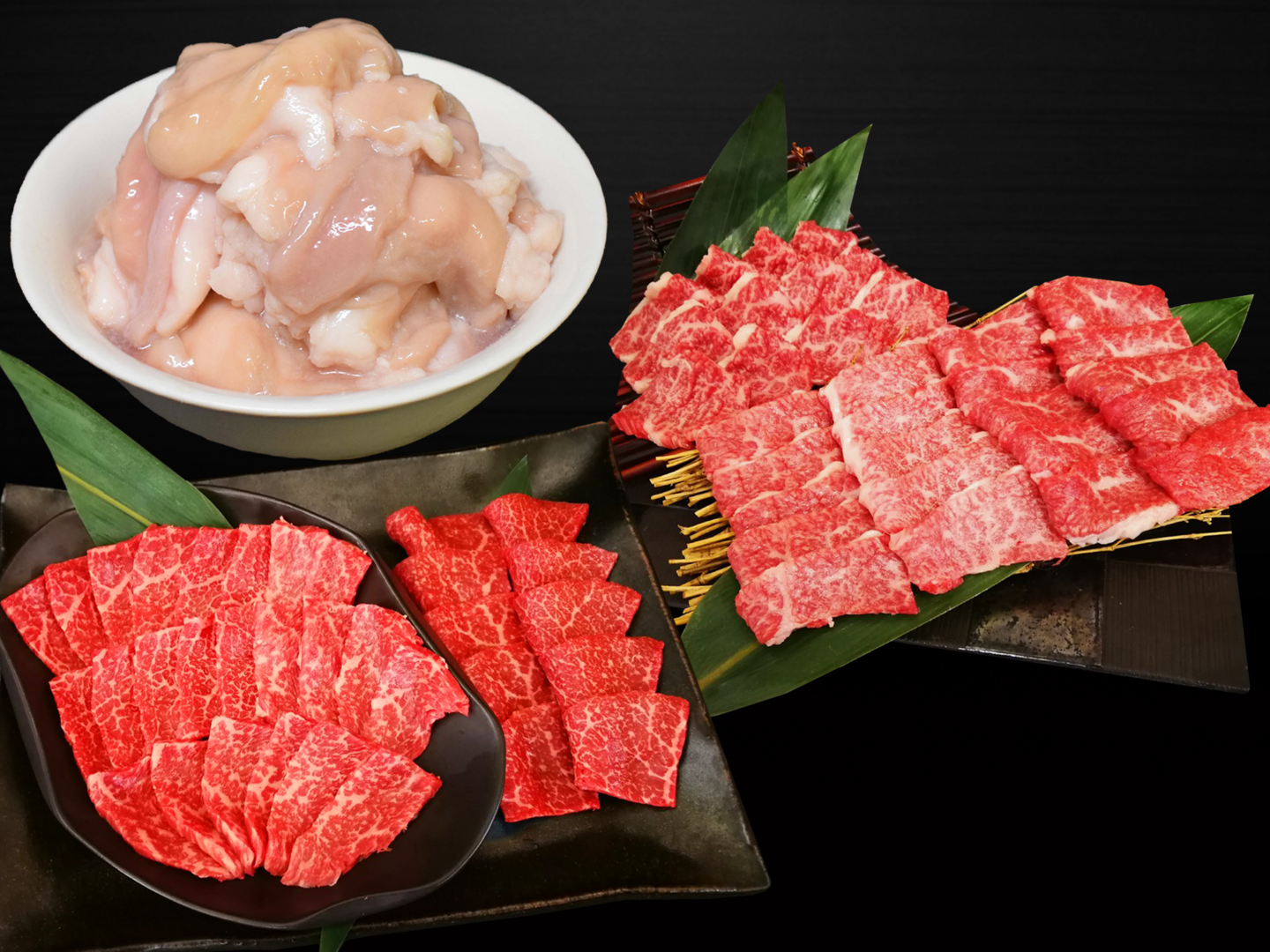 【冬ギフト】【お得】大満足！焼肉わいわいセット（５～６人前）［ カルビ 320g ＆ 赤身 320g ＆ 小腸 300g ］ 鹿児島県 黒毛和牛 牛肉  さつま福永牛 受賞歴多数 ［ 誕生日 お歳暮 ］：鹿児島県産の黒毛和牛｜食べチョク｜産地直送(産直)お