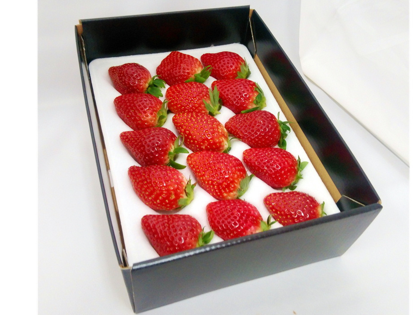 いちごの里】とちあいか（12~15粒入）【贈答にもオススメ