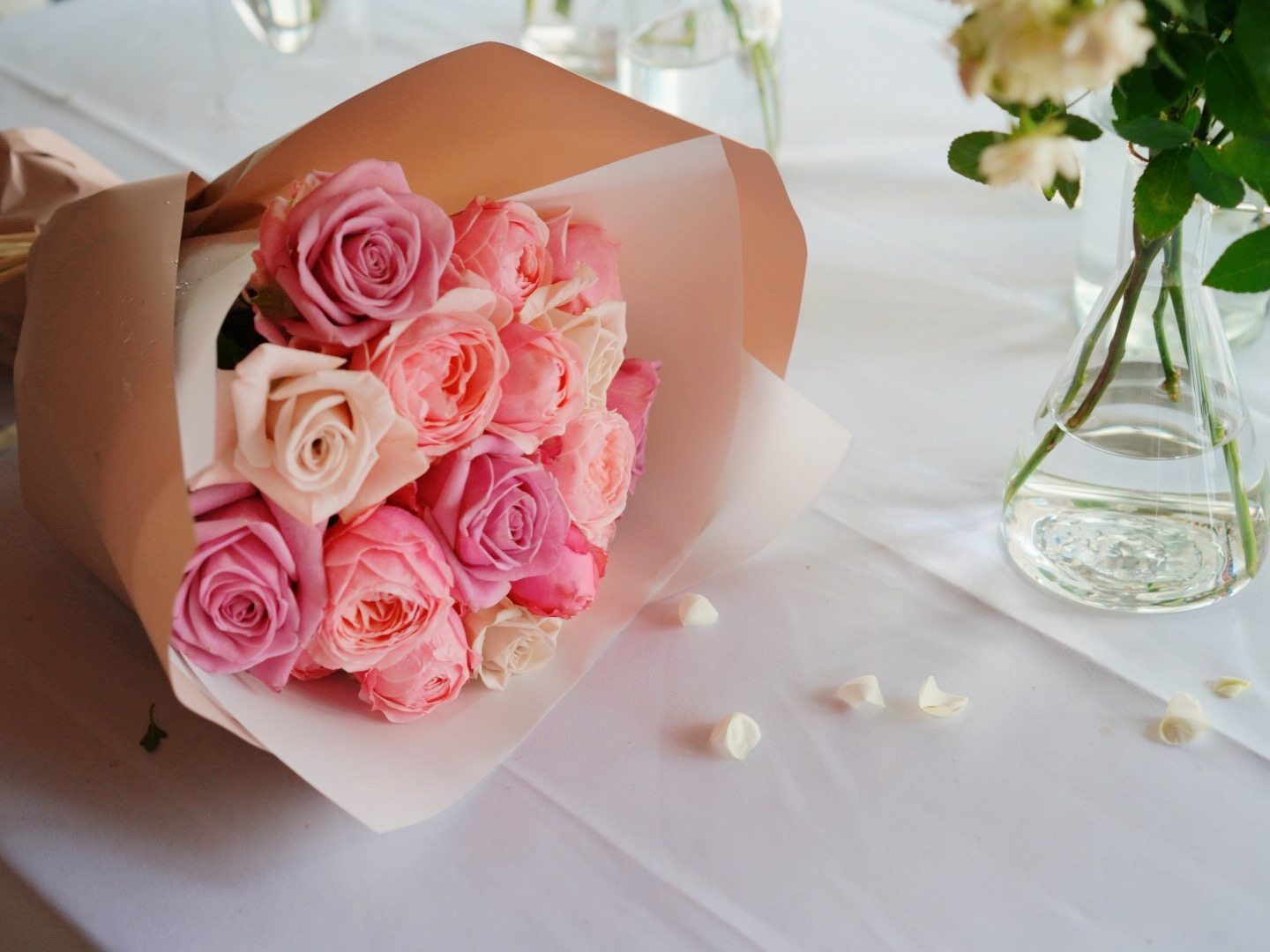 他の方発送×【薔薇】　肉質画 F4サイズ バラのブーケの絵のオーダー - F4 size rose bouquet