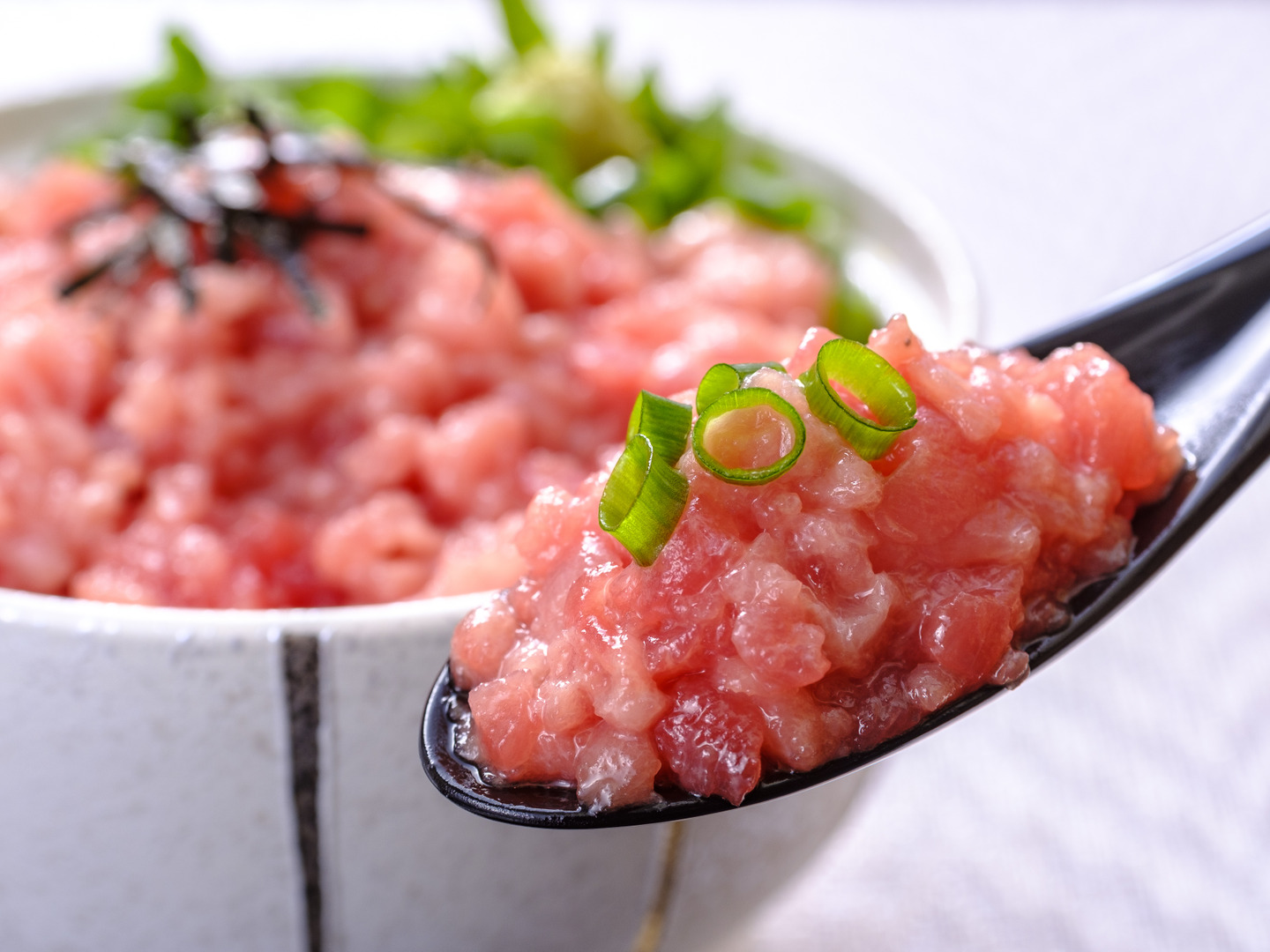 有田焼　おしゃれな真っ赤な皿　山かけマグロが高級に 有田焼 おしゃれな真っ赤な皿 山かけマグロが高級に 楽天市場