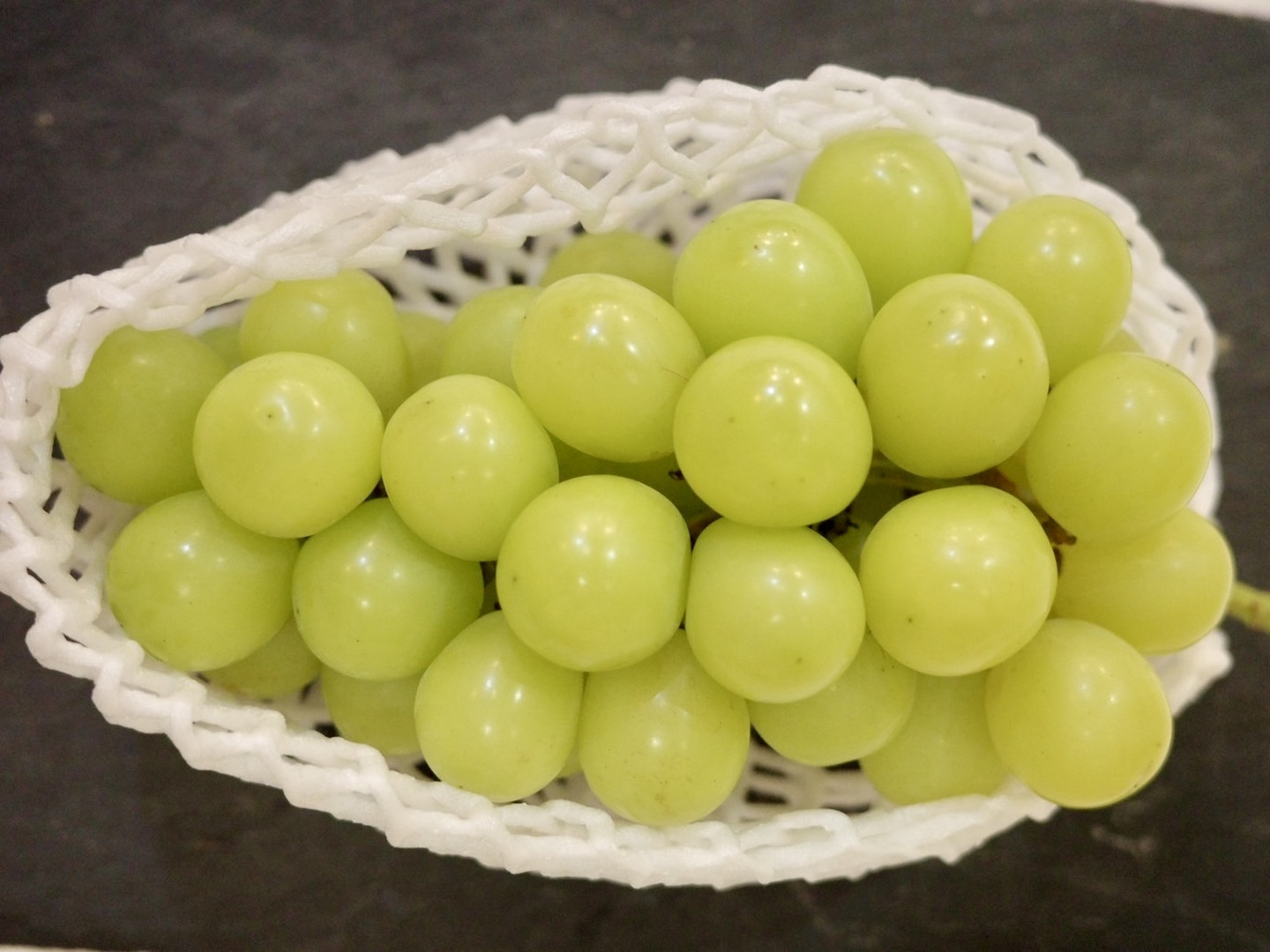 数量限定】シャインマスカット 4房（2.3〜2.6kg） 食べごたえ満点