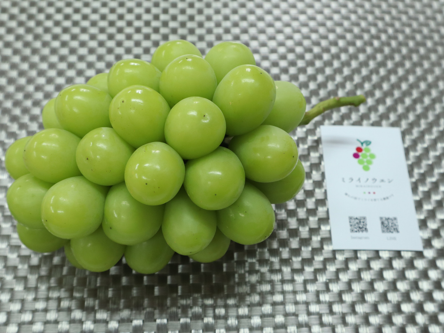 夏ギフト】岡山県産シャインマスカット 【贈答用】化粧箱 750g