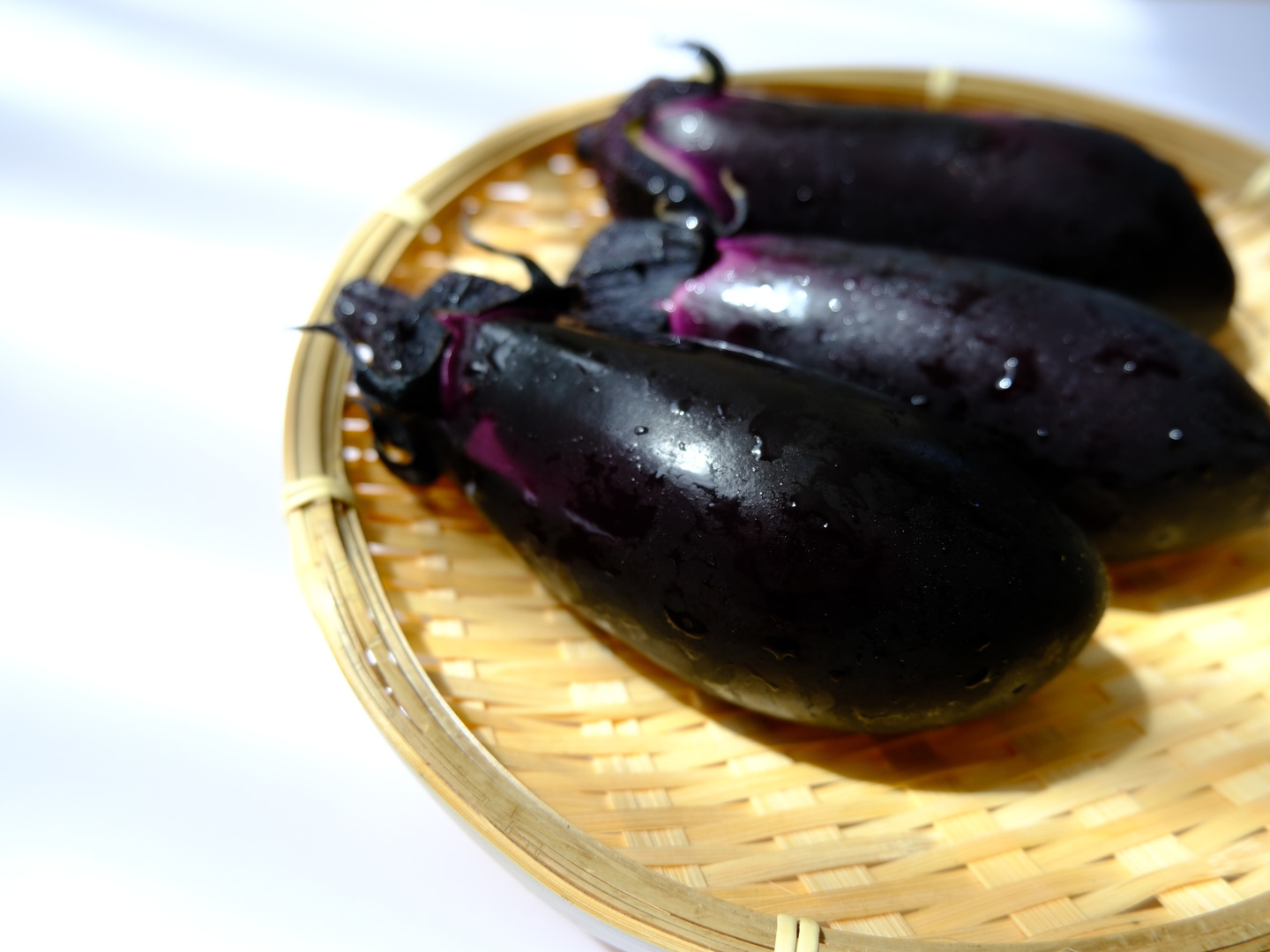 【お急ぎ】なす 北海道上富良野町産 すずきが作ったすずきなす1kg：北海道産のあの