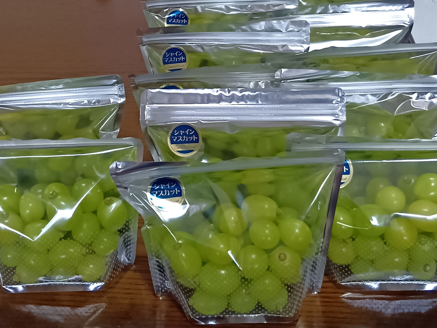 マスカットさん専用 クール便】会津産！甘み凝縮シャインマスカット 食べやすいバラ粒1kg