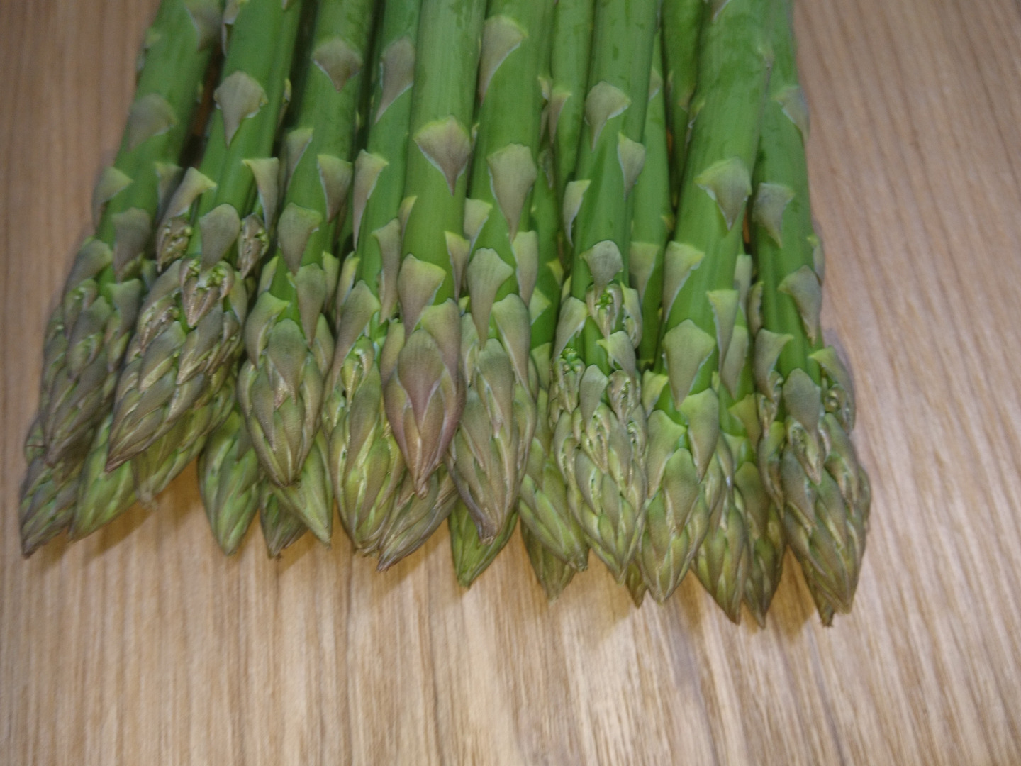 信州高原産 アスパラガス (1Kg)：長野県産のウェルカム｜食べ