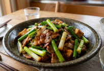 葉ニンニクと豚バラ肉の回鍋肉風炒め