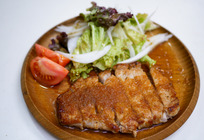 だいじょ豚ロースステーキ 　オニオンバターソース