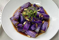 🍆 ①とろける極上の口溶け！『杭茄（長なす）の特製 Garlic & 醤油蒸し』
