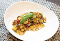 真鯛のポワレ夏野菜ソースかけ