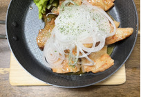 とろける甘み！新玉ねぎを味わう豚バラ肉のスタミナ焼き