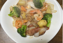 【春を味わう！新玉ねぎと新じゃがのプリプリ海老炒め】