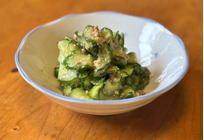 とりそぼろときゅうりの和え物