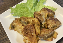 とりそぼろ入りエリンギと椎茸のピカタ