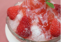 ＼　夏といえばかき氷！！　／　贅沢イチゴシロップ