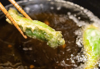 天ぷらでサクとろ食感！　万願寺とうがらしの揚げ方
