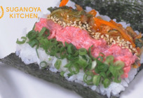 馬刺しのキムチ海苔巻き
