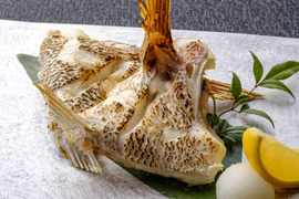 【母の日ギフト】一度食べたらやみつきッ😋🍴みやび鯛【鯛カマ1kg】500g×2P 鯛のカマ 塩焼き 煮つけ あら汁などにおすすめ✨