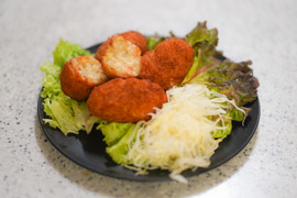 【冬ギフト】天然まぐろの贅沢手作りコロッケ（10個）＆天然まぐろ胃袋の新食感串カツ（6本）セット【福袋】