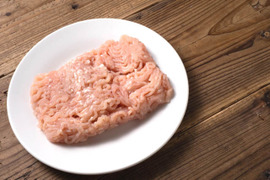 【無投薬飼育】放し飼い鶏ひき肉（500g）