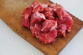 【お肉のコンシェルジュのオススメ！】カレー用/おでん用　煮込み肉【400ｇ】