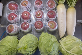 キャベツ、ダイコン、リンゴ