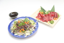 B1セット日光丸船上急速凍結　赤身2ブロック(合計350g) x 藁焼き1節(250g)