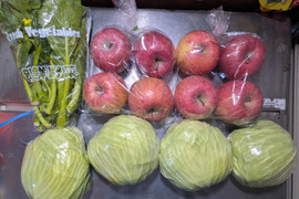 キャベツ、アスパラ菜、リンゴ