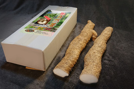 ネバネバは超一級の自然薯(じねんじょ)800g〜850g(2〜4本)