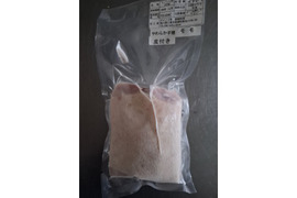 ジビエ　やわらか仔イノシシ【皮付き】　モモ 　ブロック　240g