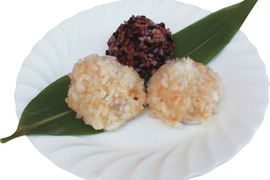 平戸のイカと古代米のモチモチ食感! いかの餅米団子
