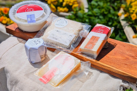 【母の日ギフト】牧場直送！ミルクの旨味を楽しむチーズ食べ比べセット