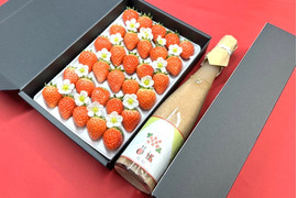 【子どもが喜ぶ夏イチゴ】と【濃厚!! 夏イチゴの甘酒『苺姫 無垢』】のセット!!  お歳暮・お祝い・お誕生日にオススメ