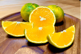 自然栽培　スイートスプリング10kg🍊　カットフルーツ🍊　酸っぱくない甘ぁ～いみかん