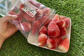お買い得！訳あり冷凍あきひめ1㎏(500g×2袋）🍓本州の方限定