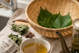 桑の葉（生葉）採れたて🌿自然栽培🌿30枚🌿農薬、化学肥料、動物性肥料不使用の土壌で育てた桑の葉☆どこかなつかしい味☆特有成分1-デオキシノジリマイシンが食事の糖質分解を抑え食後の血糖値上昇を抑える効果