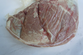 お得❗信州産はちみつで育てた銘柄豚・冷蔵うでブロック・煮込み用（焼肉用も取れます）1.9kg～2.3kg