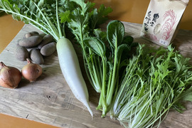 山のミネラルたっぷり！ソノちゃんのこだわり野菜とお米のセット5〜6品種