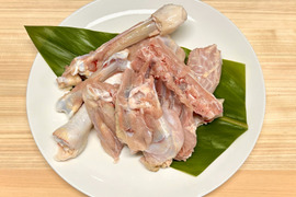 【濃厚‼️至高の白濁鶏ガラスープ】
【夢丸鶏】鶏ガラ1羽分(約450g)