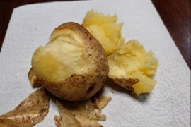 【自然栽培】【ちょっと訳あり❗】じゃがいも【キタアカリ】大きさ色々60サイズ　内容量1,8kg　※商品説明をご一読の上、「常温便」、「クール便」をご指定下さいませ。