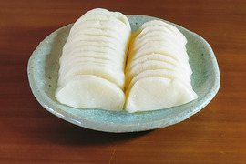 大根のたくあん漬け約250ｇ×2、にんにく入り白菜漬け約600ｇ×2