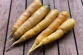 農薬・化学肥料不使用！人参臭さが少ないイエロースティック人参３kg！！