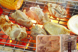 【福袋2025】希少な地鶏を夏の焼肉で堪能 青森シャモロック 焼肉セット（ぶつ切り・手羽先・手羽元） 熨斗対応可 メッセージカード対応可 お中元 BBQ 焼肉ギフト