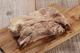 やわらか～くボイル済で便利！「元気豚 スペアリブ（ボイル済）　」2本入（約500ｇ前後）