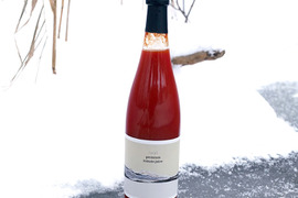 美味しさを追求したオーガニックミニトマトを丸ごと瓶に詰め込みました。
北海道蘭越産トマトジュース 100%有機生産物トマト 720ml