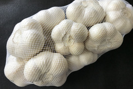 【青森県産】ホワイト六片種にんにく 2kg(1kg×2ネット)  中・小玉