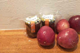 パッションフルーツ　家庭用　1kg　ファームメイド・パッションフルーツジャム100g：２個　愛媛県産