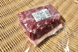 特Aクラス✨イノシシ《ジビエ》【猪肉 希少❣️肩ロース 650g ブロック】221129-10